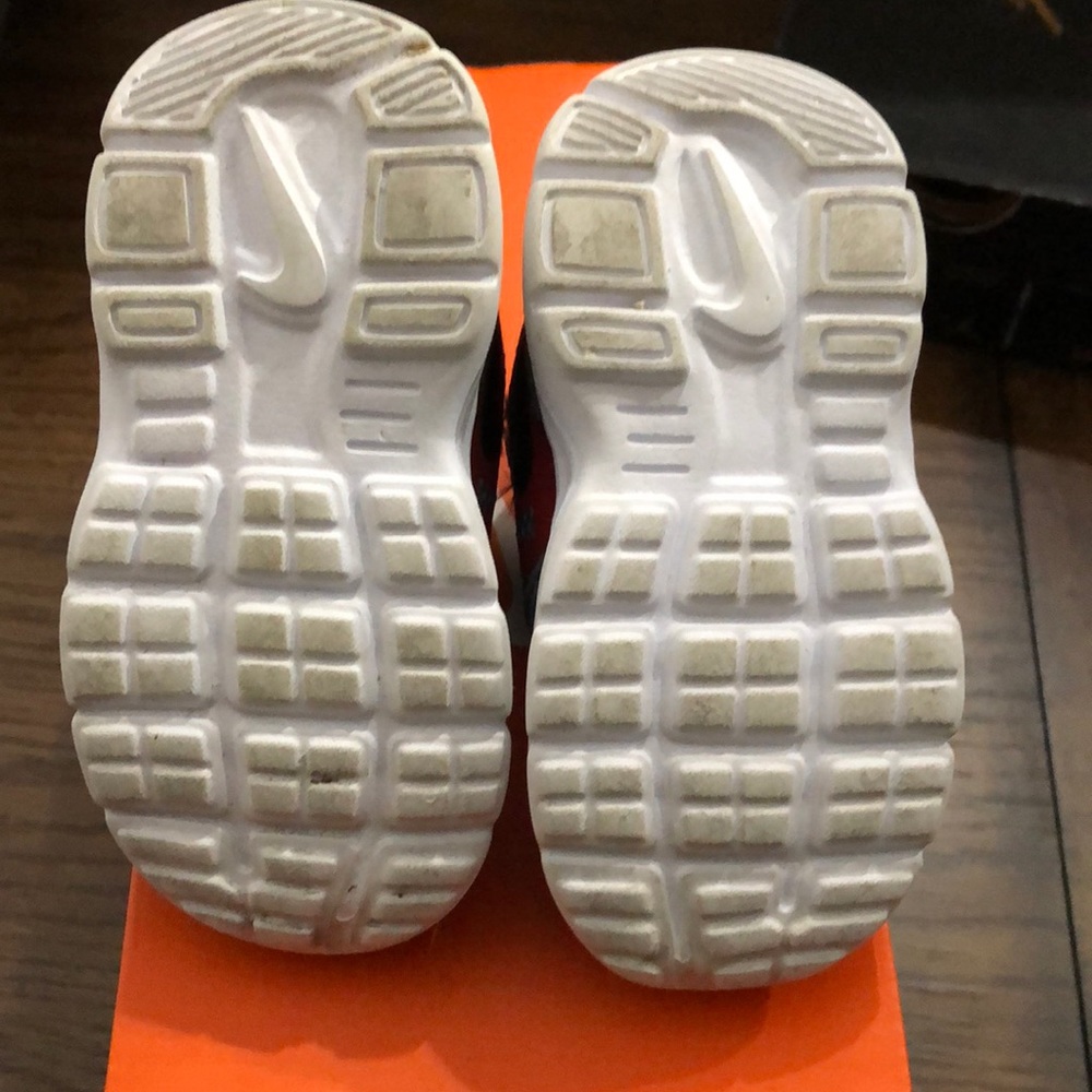 Shoes - Picture 3 of 4